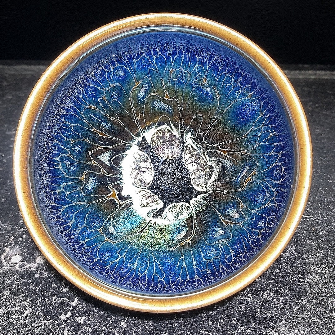 Porcelainess | Blue Enchantress Lotus Oil-Drop General's Bowl — Gift Box